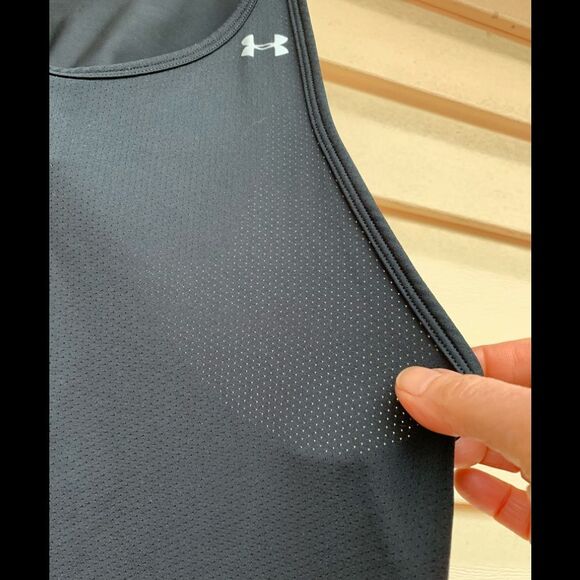 UnderArmour black double attached workout top, XS - Picture 2 of 9